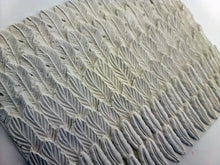 Load image into Gallery viewer, Feathers